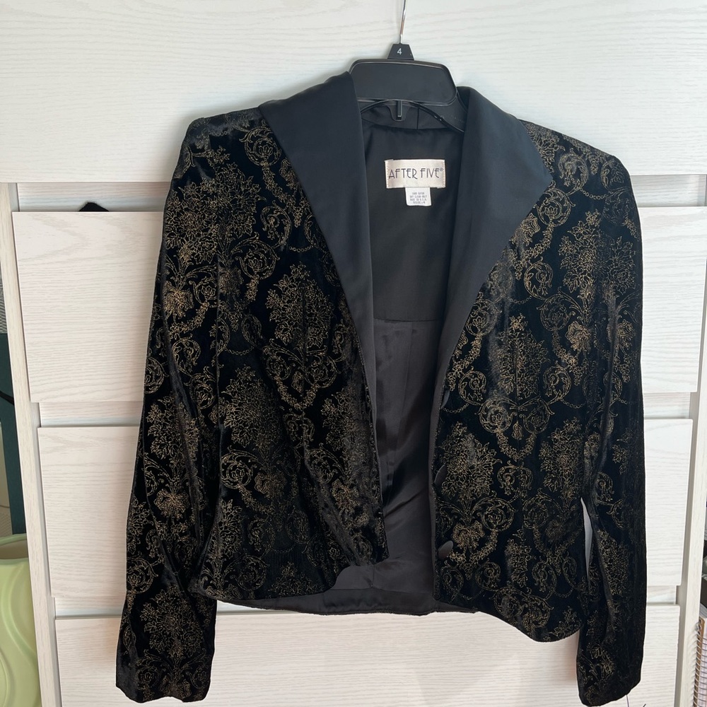 Detailed black blazer!